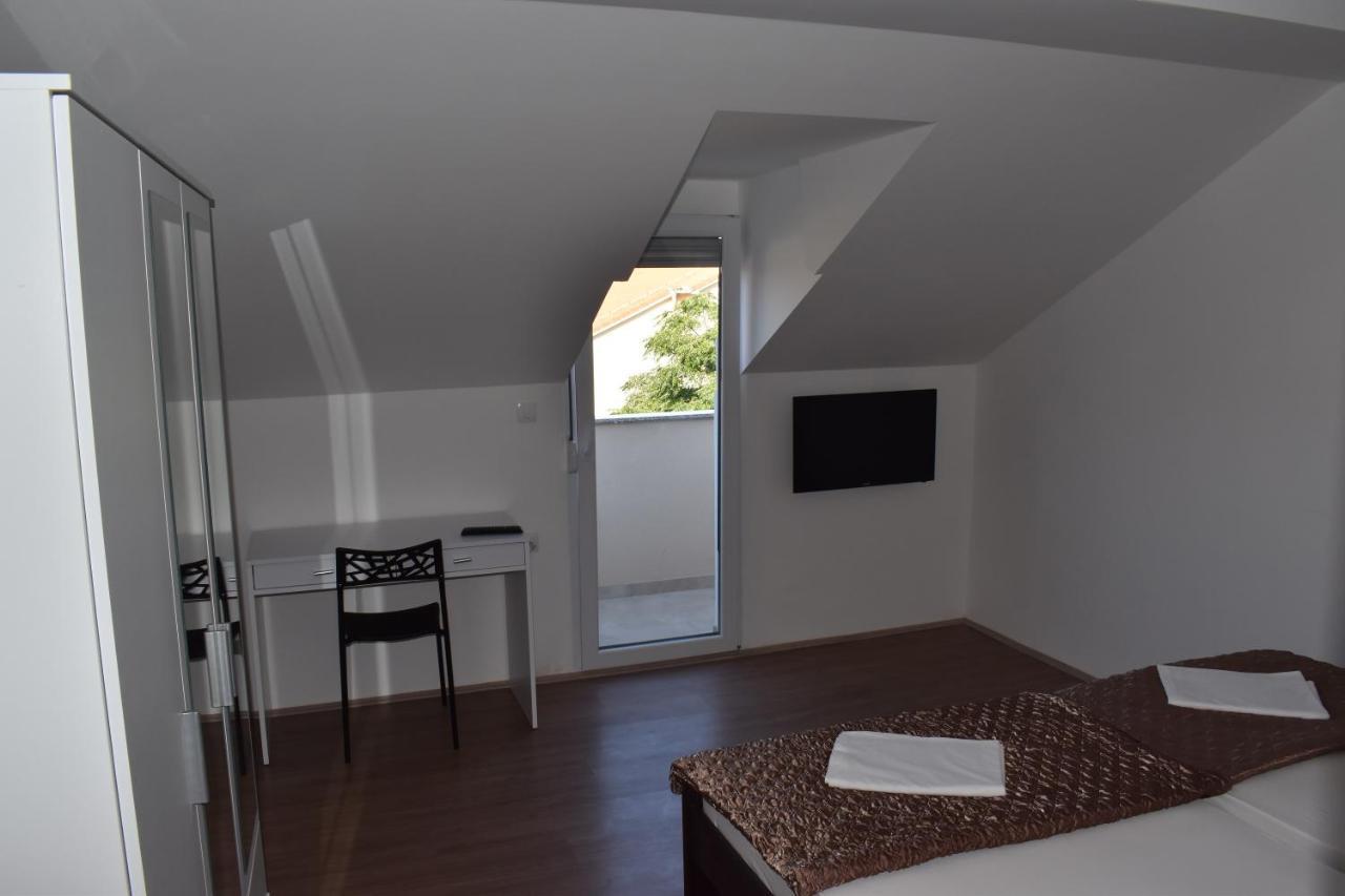 Bed and Breakfast Dva Dukata Биоград-на-Мору Экстерьер фото